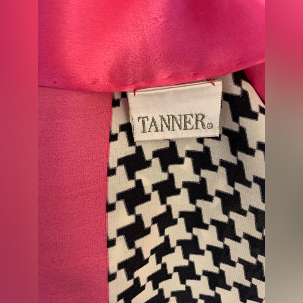 🆕 TANNER Luxury 100% Silk Scarf 60" x 21" Black White Houndstooth Pink EUC